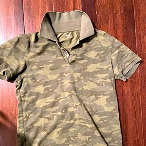 UNIQLO Camouflage polo tee men’s small